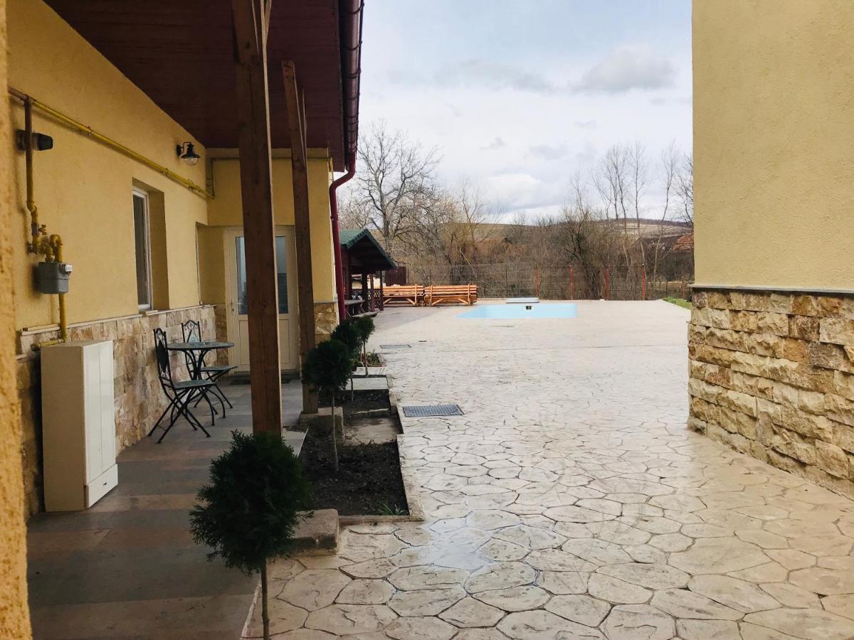 Motel Casa Ryana Self Check-In Gilău Exteriér fotografie