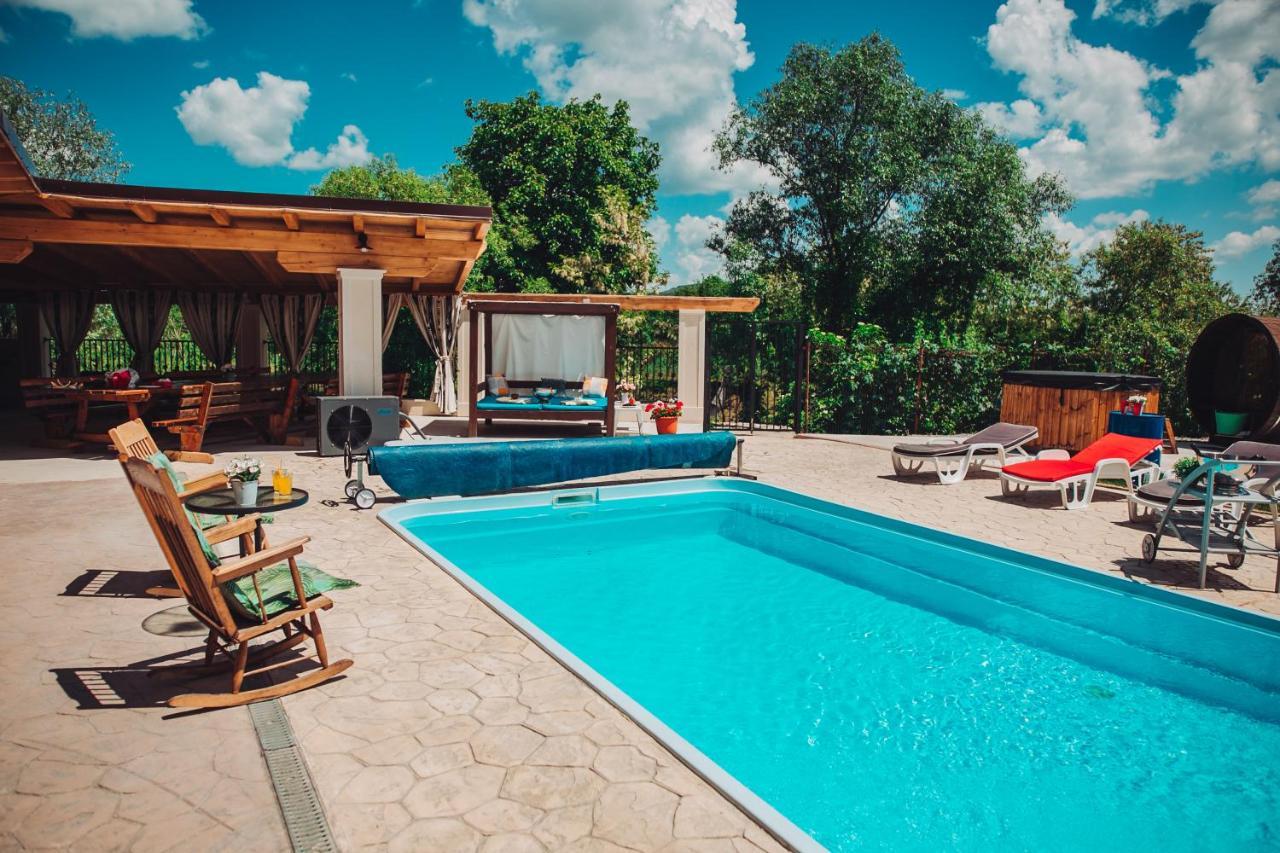 Motel Casa Ryana Self Check-In Gilău Exteriér fotografie